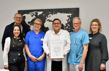 Patientinnen und Patienten mit Bluthochdruck sind im CKQ in erfahrenen Händen: (v. l.) Simona Mercan (Klinische Pflegedienstleitung Operative Klinik / ICU), Matthias Brüggemann (ZNA/ZFD, stellv. Pflegedirektor), Doris Herrmann (Stationsleitung IMC), Fadi Abdullah MD (Chefarzt Kardiologie/Angiologie), Winfried Feldhake (Leiter Herzkatheterlabor), Christina Thünemann (Qualitätsmanagement) 