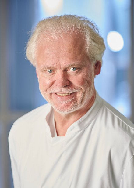 Drs. Ben Hogt Drs. Ben Hogt Ärztlicher Leiter der Zentralen Notaufnahme der St. Anna Klinik Löningen